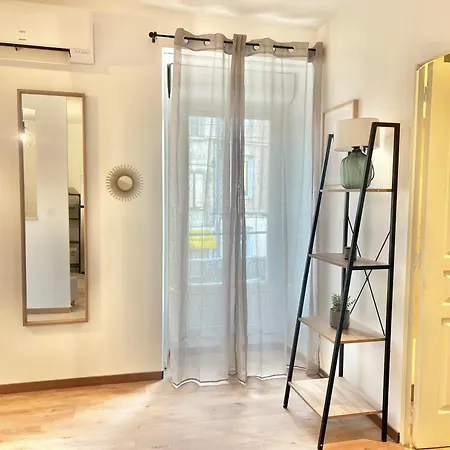 Hodinový hotel Avec Terasse / Wifi / Parking Ruelle-sur-Touvre